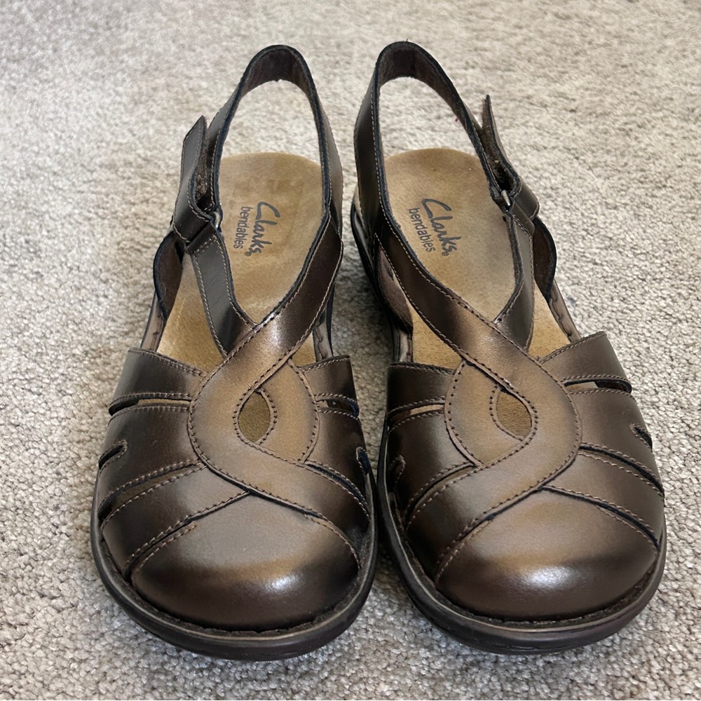 NEW Clarks Bendables Closed Toe Comfort Sandals Women's 7.5 Bronze Brown Leather - Picture 3 of 8